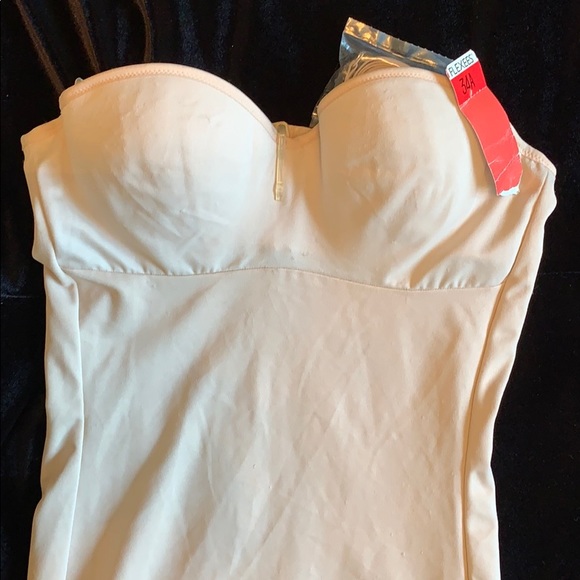 NWT new Flexees shapewear - Picture 8 of 10